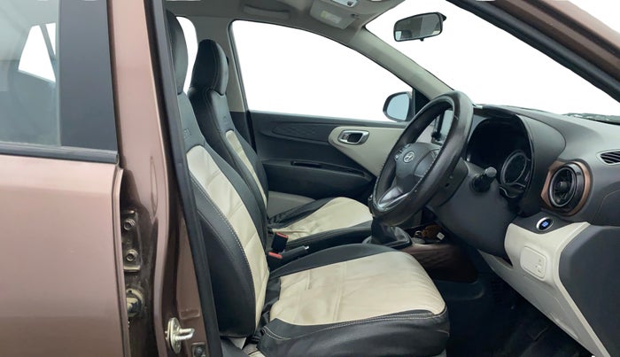 2021 Hyundai AURA SX 1.2, Petrol, Manual, 26,876 km, Right Side Front Door Cabin