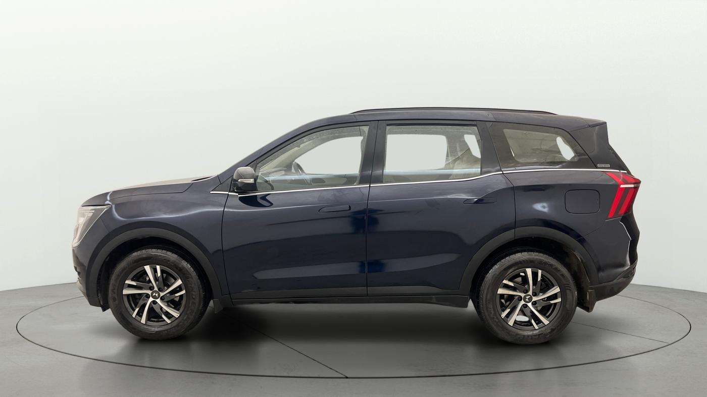 2022 Mahindra XUV700 AX 5 P MT 7 STR, Petrol, Manual, 39,638 km, Left Side