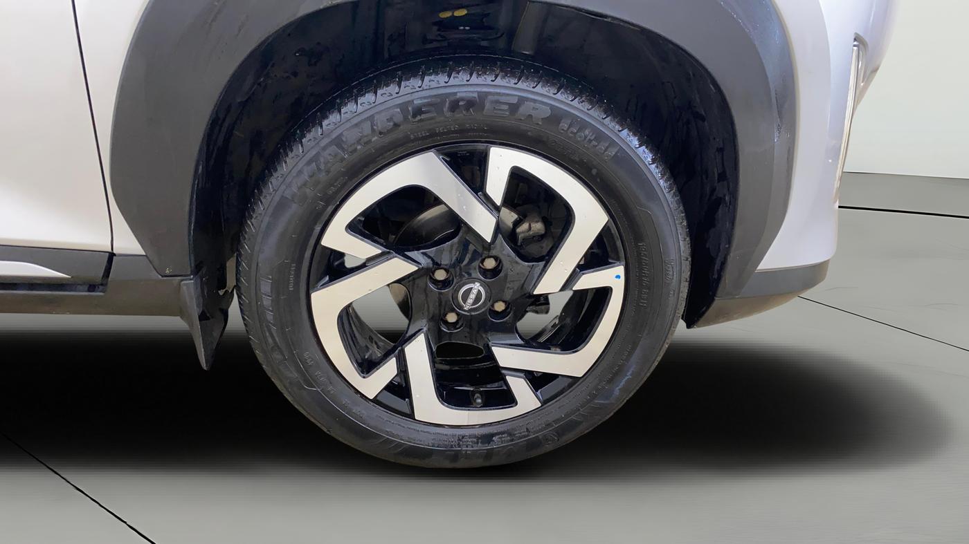 2021 Nissan MAGNITE XV PREMIUM, CNG, Manual, 39,567 km, Right Front Wheel