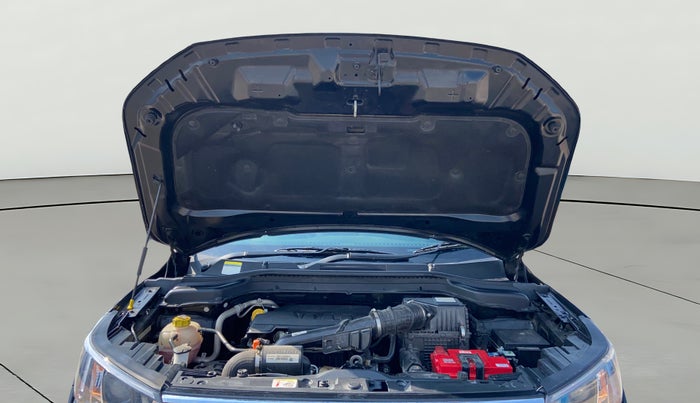 2023 Mahindra XUV300 W8 (O) 1.2 PETROL, Petrol, Manual, 13,938 km, Open Bonet