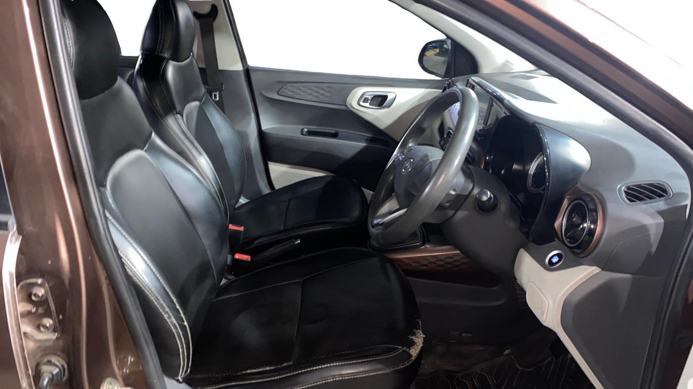 2020 Hyundai AURA SX 1.2, Petrol, Manual, 78,348 km, Right Side Front Door Cabin