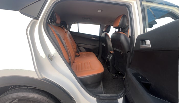 2018 Hyundai Creta SX 1.6 DIESEL DUAL TONE, Diesel, Manual, 1,10,150 km, Right Side Rear Door Cabin