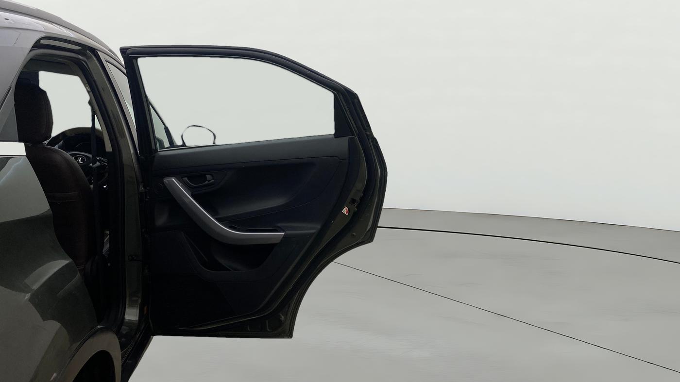 2022 Tata NEXON XM SUNROOF PETROL, Petrol, Manual, 54,677 km, RHS Rear Door