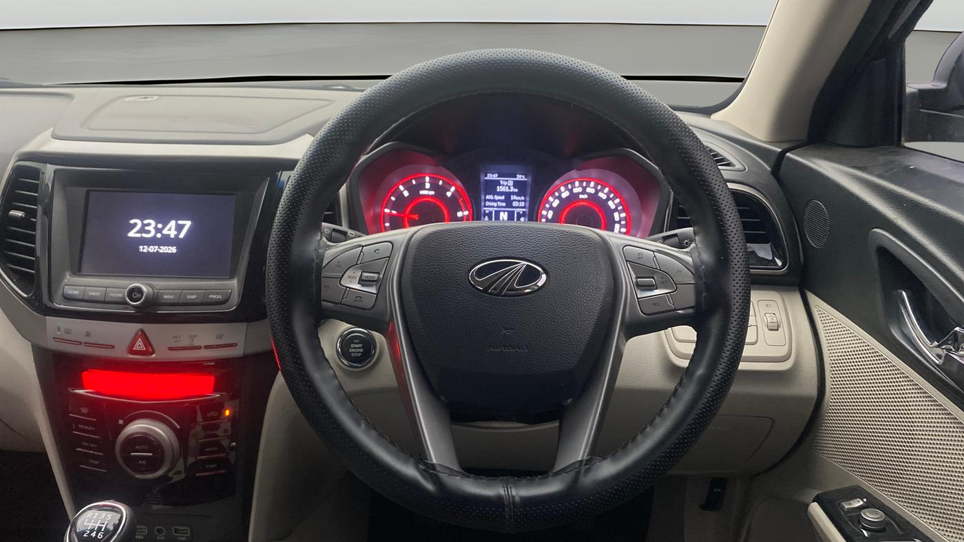 2020 Mahindra XUV300 W8 1.5 DIESEL, Diesel, Manual, 93,468 km, Steering Wheel Close Up