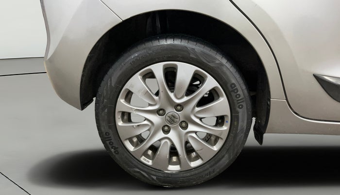 2016 Maruti Baleno ZETA PETROL 1.2, Petrol, Manual, 30,579 km, Right Rear Wheel