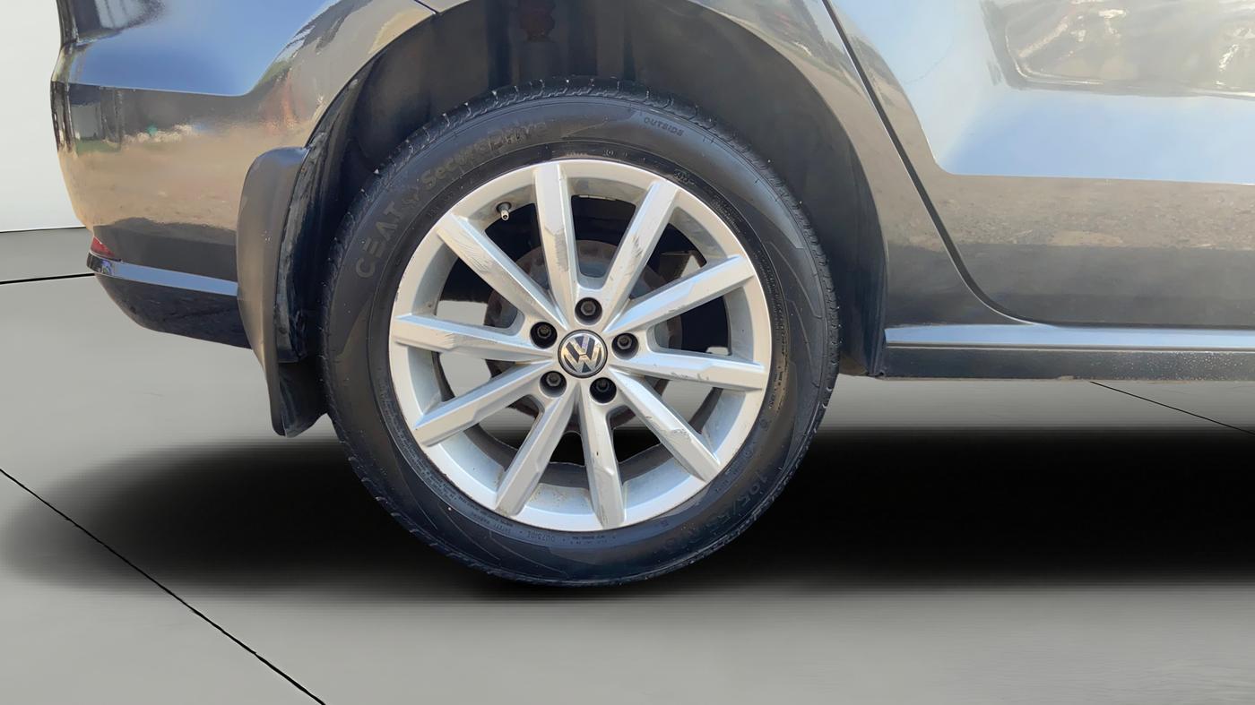 2018 Volkswagen Ameo HIGHLINE PLUS 1.5L AT 16 ALLOY, Diesel, Automatic, 87,218 km, Right Rear Wheel
