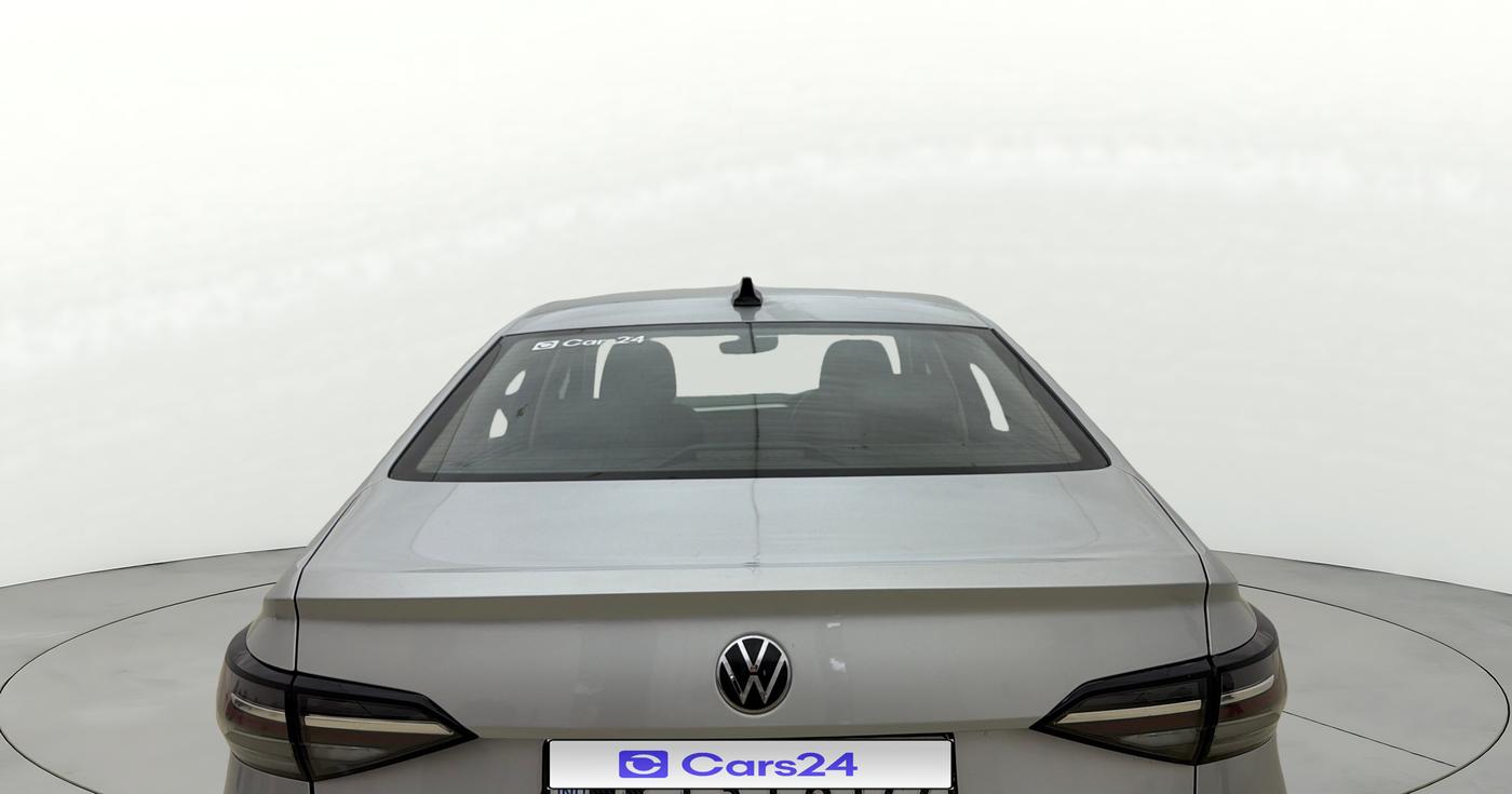 2022 Volkswagen VIRTUS TOPLINE TSI 1.0 MT, Petrol, Manual, 30,440 km, Rear Windshield