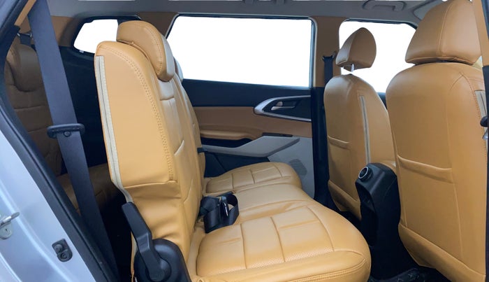 2022 KIA CARENS PRESTIGE 1.4 PETROL 7 STR, Petrol, Manual, 14,137 km, Right Side Rear Door Cabin
