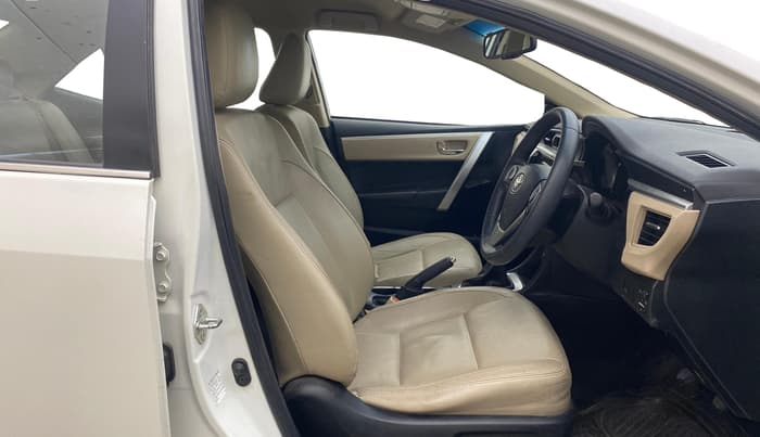 2015 Toyota Corolla Altis G PETROL, Petrol, Manual, 75,370 km, Right Side Front Door Cabin