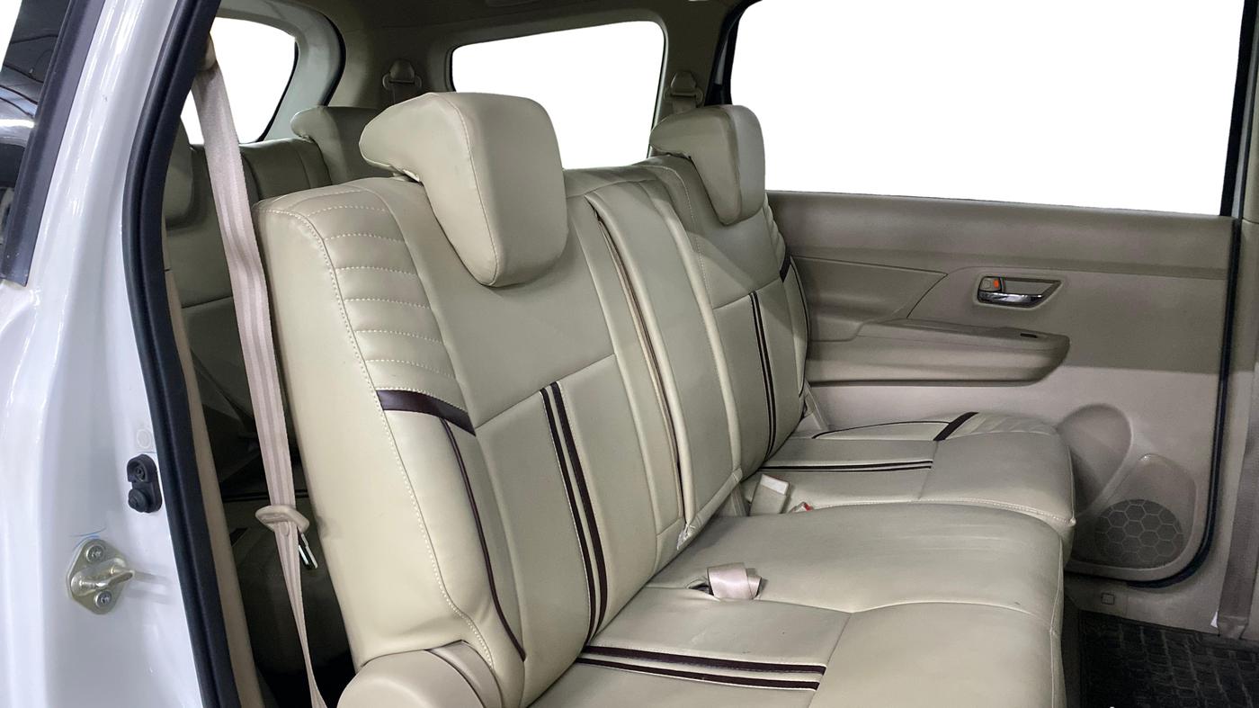 2024 Toyota RUMION S MT , Petrol, Manual, 28,039 km, Right Side Rear Door Cabin