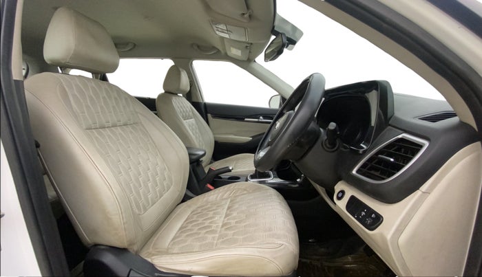 2019 KIA SELTOS HTX 1.5 DIESEL, Diesel, Manual, 1,26,862 km, Right Side Front Door Cabin