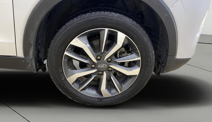 2020 Mahindra XUV300 W8 (O) 1.5 DIESEL, Diesel, Manual, 1,14,378 km, Right Front Wheel