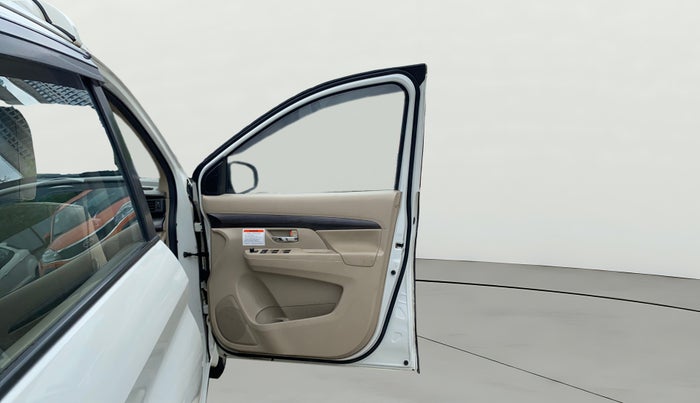2024 Maruti Ertiga ZXI (O) CNG, CNG, Manual, 49,126 km, RHS Front Door