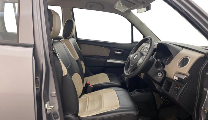 2016 Maruti Wagon R 1.0 VXI (O) AMT, Petrol, Automatic, 48,851 km, Right Side Front Door Cabin