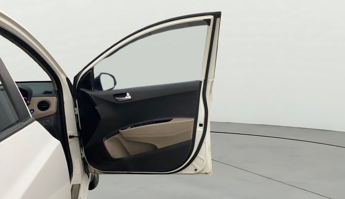 2016 Hyundai Xcent SX 1.2 (O), Petrol, Manual, 73,939 km, RHS Front Door