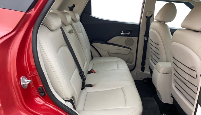 2019 Mahindra XUV300 W8 (O) 1.5 DIESEL, Diesel, Manual, 39,068 km, Right Side Rear Door Cabin