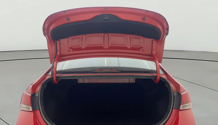 2017 Hyundai Verna 1.6 VTVT SX O, Petrol, Manual, 74,309 km, Boot Door Open