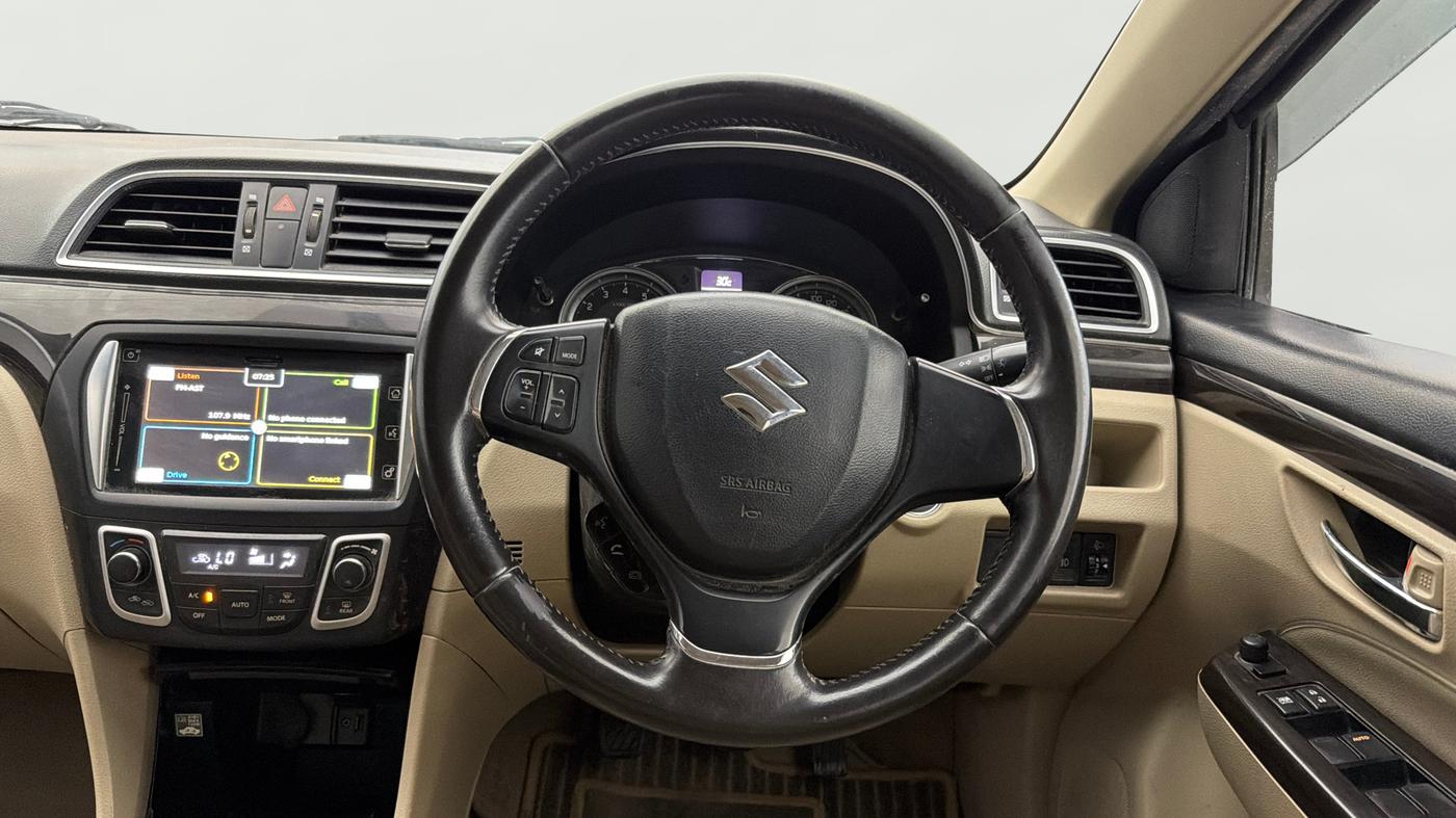 2016 Maruti Ciaz ZXI+, Petrol, Manual, 50,796 km, Steering Wheel Close Up