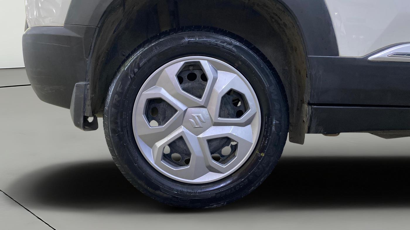 2023 Maruti BREZZA VXI, Petrol, Manual, 28,303 km, Right Rear Wheel
