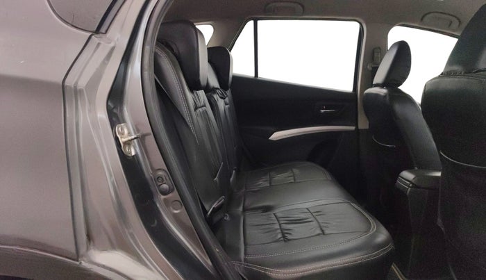 2017 Maruti S Cross ZETA 1.3, Diesel, Manual, 1,30,158 km, Right Side Rear Door Cabin