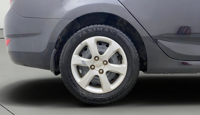 2013 Hyundai Verna FLUIDIC 1.6 VTVT EX, Petrol, Manual, 81,058 km, Right Rear Wheel