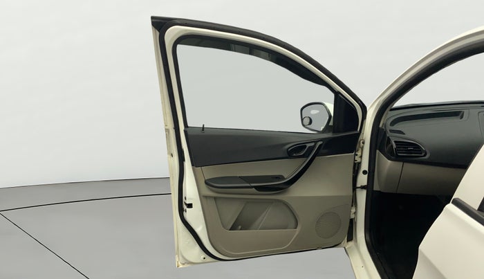 2018 Tata Tiago XT PETROL, Petrol, Manual, 55,721 km, LHS Front Door