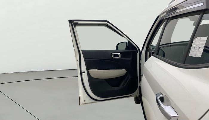 2023 Hyundai VENUE S PLUS 1.5 CRDI, Diesel, Manual, 29,143 km, LHS Front Door