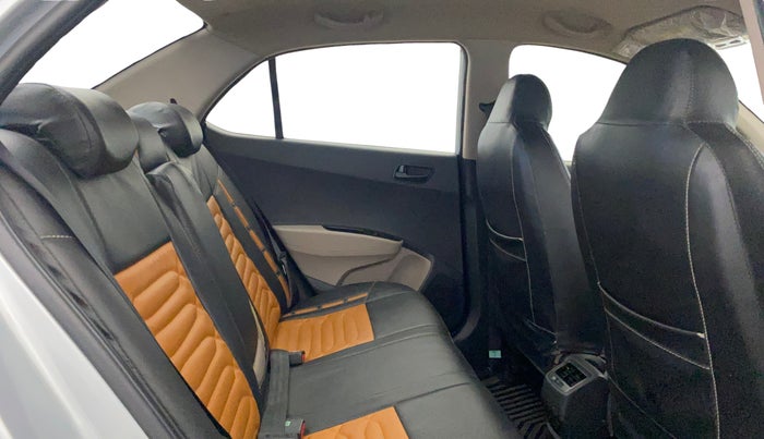 2018 Hyundai Xcent S 1.2, Petrol, Manual, 64,586 km, Right Side Rear Door Cabin