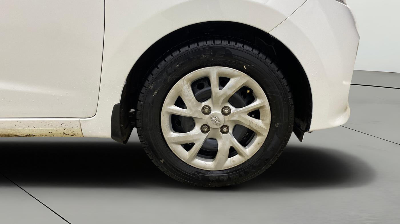 2017 Hyundai Grand i10 SPORTZ 1.2 KAPPA VTVT, CNG, Manual, 50,209 km, Right Front Wheel