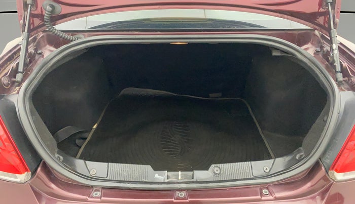 2013 Fiat Linea EMOTION 1.3, Diesel, Manual, 1,23,382 km, Boot Open Zoomed View