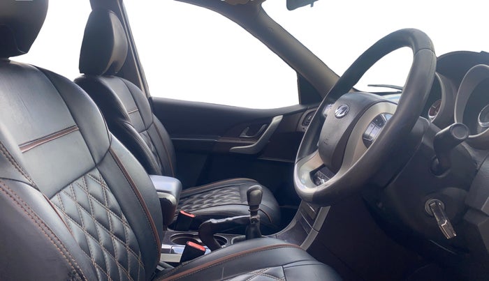 2015 Mahindra XUV500 W6, Diesel, Manual, 1,33,678 km, Right Side Front Door Cabin