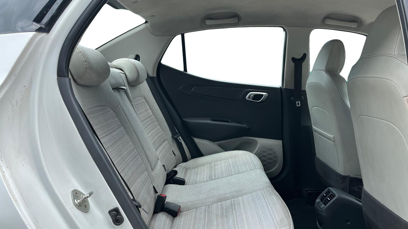 2020 Hyundai AURA SX 1.2 (O), Petrol, Manual, 1,02,808 km, Right Side Rear Door Cabin