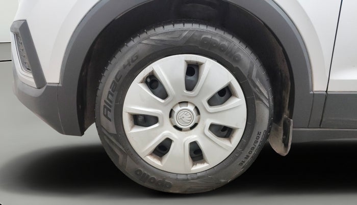 2022 Skoda KUSHAQ ACTIVE 1.0L TSI MT, Petrol, Manual, 43,205 km, Left Front Wheel