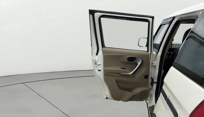 2023 Mahindra BOLERO NEO N10 R, Diesel, Manual, 70,777 km, LHS Rear Door