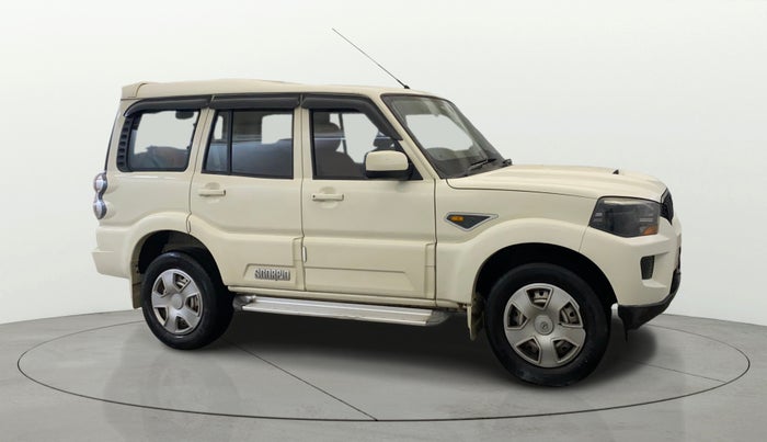 2017 Mahindra Scorpio S4 PLUS 1.99 INTELLI-HYBRID, Diesel, Manual, 61,856 km, SRP