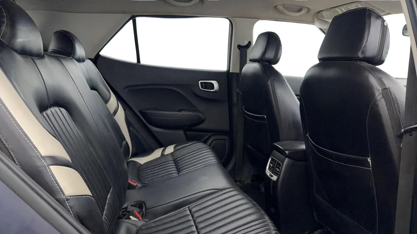 2022 Hyundai VENUE S 1.2, Petrol, Manual, 73,770 km, Right Side Rear Door Cabin