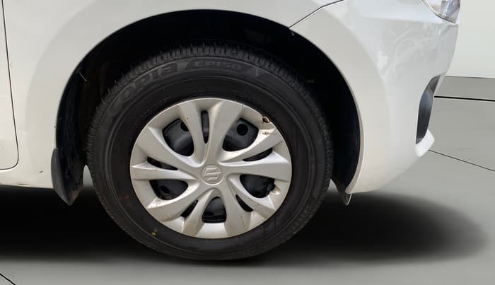 2020 Maruti Swift VXI, Petrol, Manual, 83,217 km, Right Front Wheel