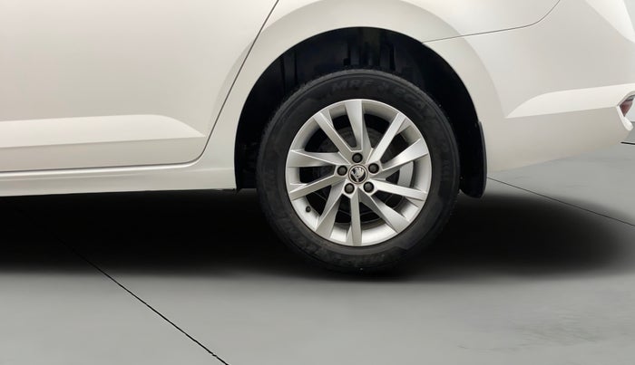 2022 Skoda SLAVIA AMBITION 1.0L TSI AT, Petrol, Automatic, 29,291 km, Left Rear Wheel