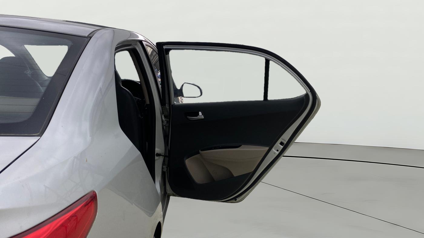 2015 Hyundai Xcent SX AT 1.2 (O), Petrol, Automatic, 19,691 km, RHS Rear Door