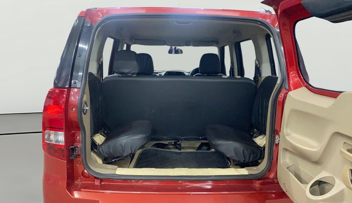 2016 Mahindra TUV300 T6, Diesel, Manual, 75,838 km, Boot Open Zoomed View