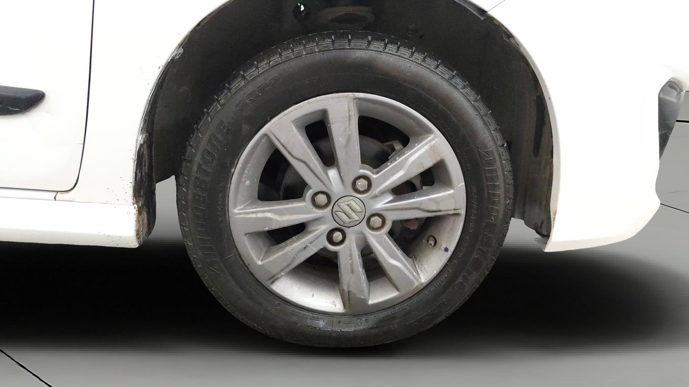 2014 Maruti Wagon R Stingray VXI, Petrol, Manual, 95,630 km, Right Front Wheel