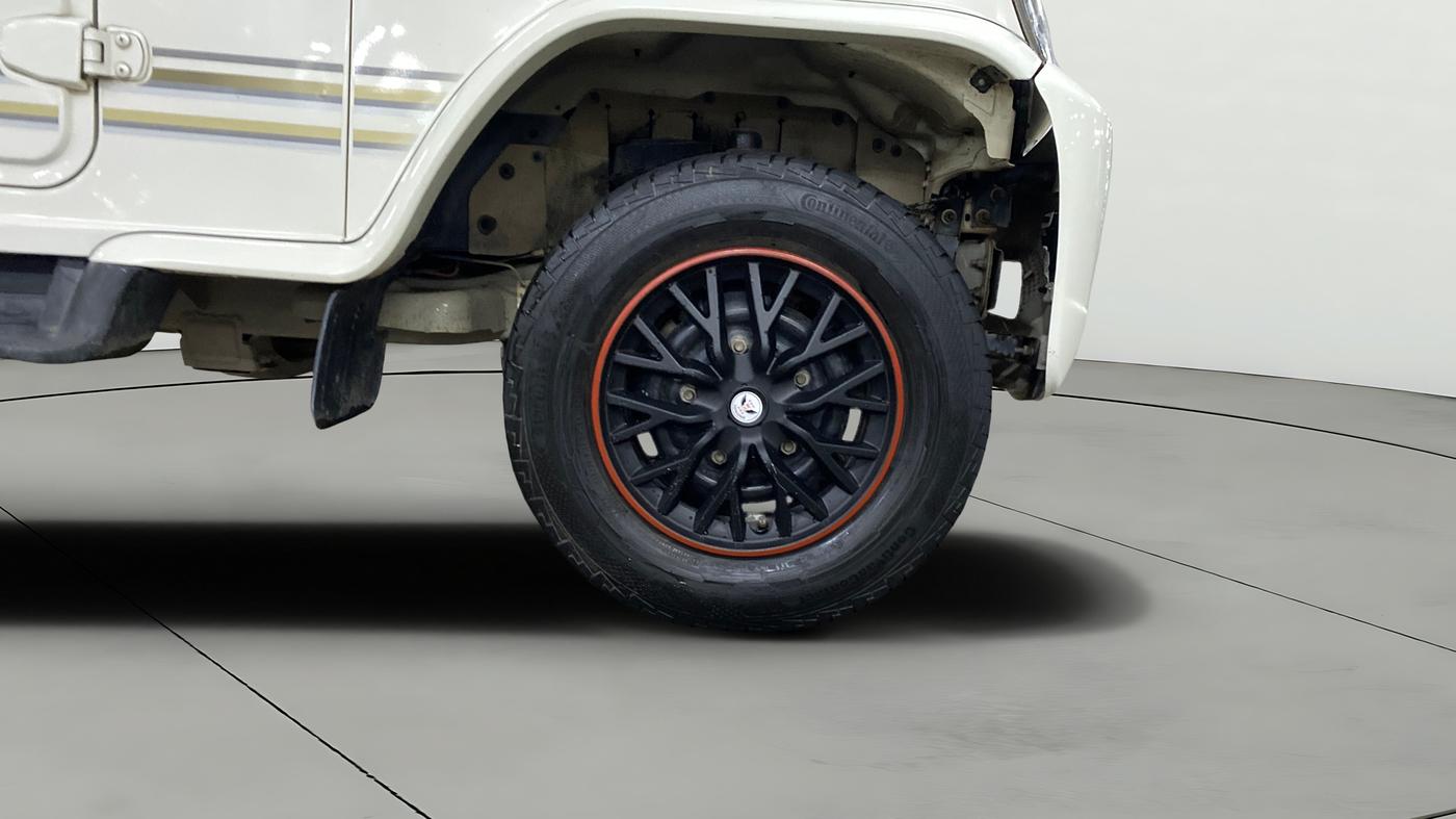 2022 Mahindra Bolero B6 (O), Diesel, Manual, 76,244 km, Right Front Wheel