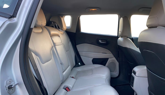 2018 Jeep Compass LIMITED 2.0 DIESEL, Diesel, Manual, 77,274 km, Right Side Rear Door Cabin