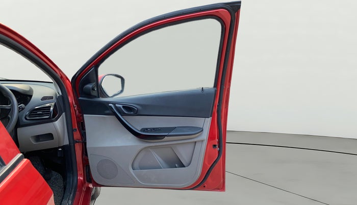 2018 Tata Tiago XT PETROL, Petrol, Manual, 75,335 km, RHS Front Door