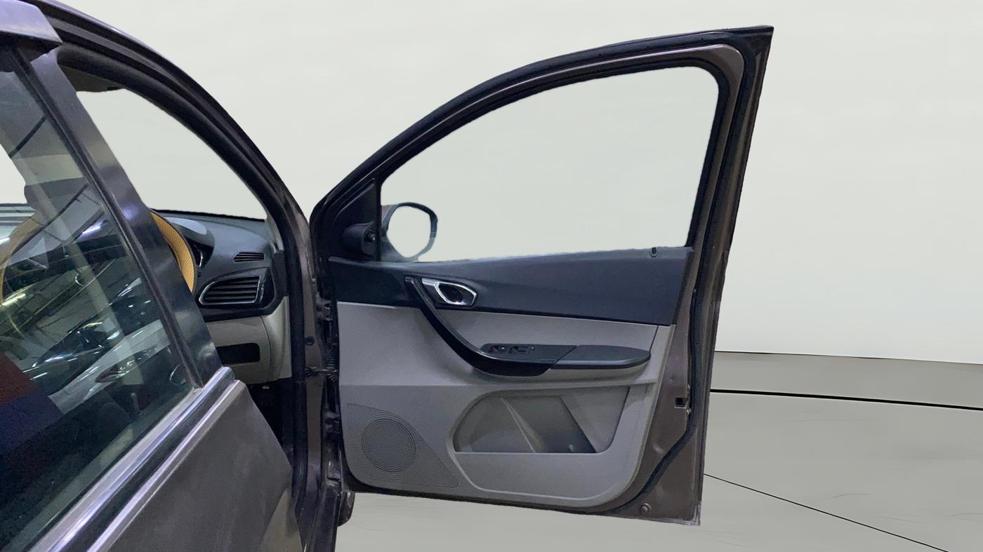 2018 Tata Tiago XZ PETROL, Petrol, Manual, 87,505 km, RHS Front Door