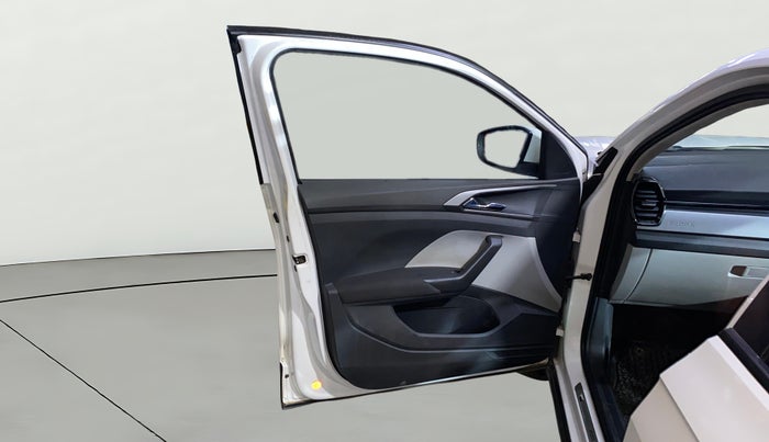 2022 Skoda KUSHAQ AMBITION 1.0L TSI MT, Petrol, Manual, 49,470 km, LHS Front Door