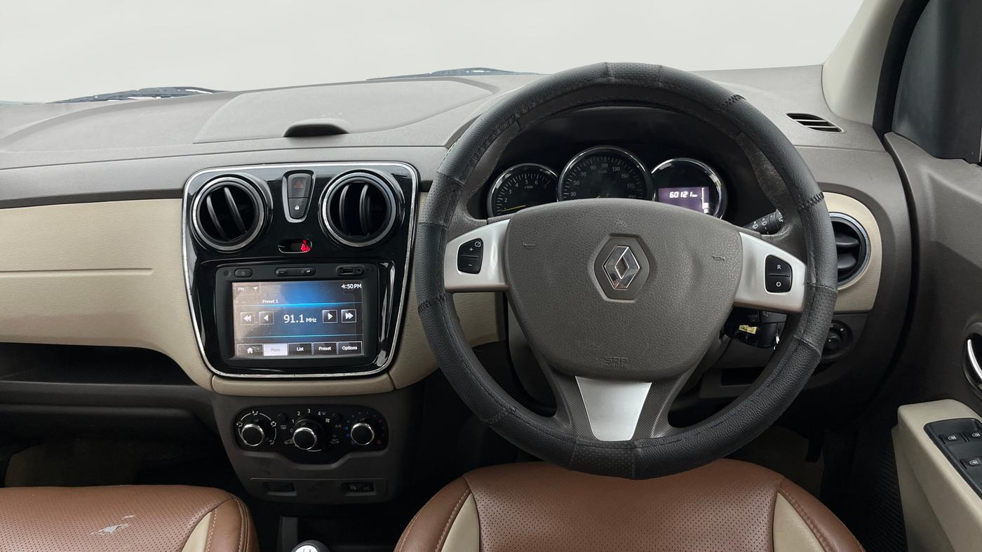 2017 Renault Lodgy 85 PS RXZ STEPWAY 8 STR, Diesel, Manual, 60,121 km, Steering Wheel Close Up
