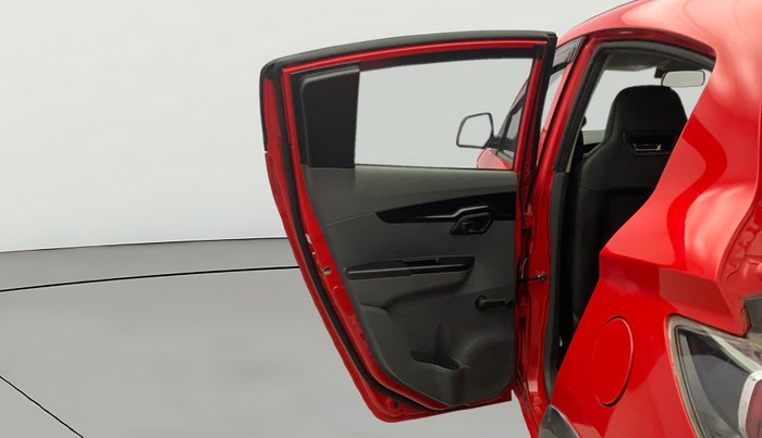 2018 Mahindra KUV 100 NXT K2 P 6 STR, Petrol, Manual, 29,089 km, LHS Rear Door