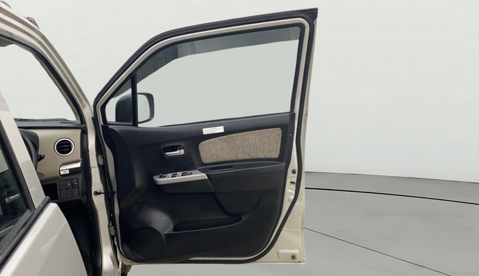 2016 Maruti Wagon R 1.0 VXI (O) AMT, Petrol, Automatic, 33,469 km, RHS Front Door