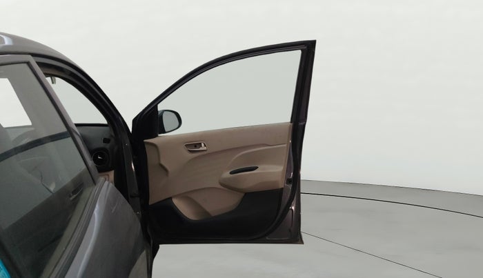 2019 Hyundai NEW SANTRO SPORTZ CNG, CNG, Manual, 1,42,730 km, RHS Front Door